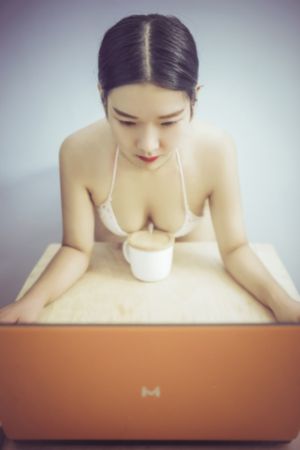 av色噜噜_超清影视在线观看